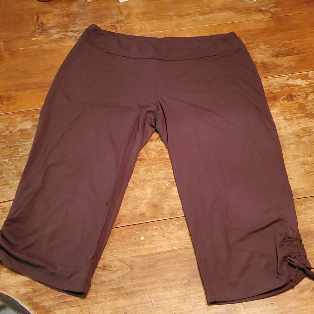Weekenders Capris size Large